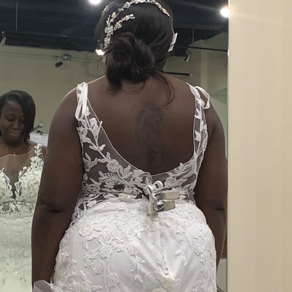 Wedding Dress - Picture 2 of 7